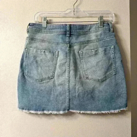 Zara Denim Jean Mini Skirt Medium Pockets Red Silver Stripes Raw Hem SZ 26/28 - Picture 4 of 6